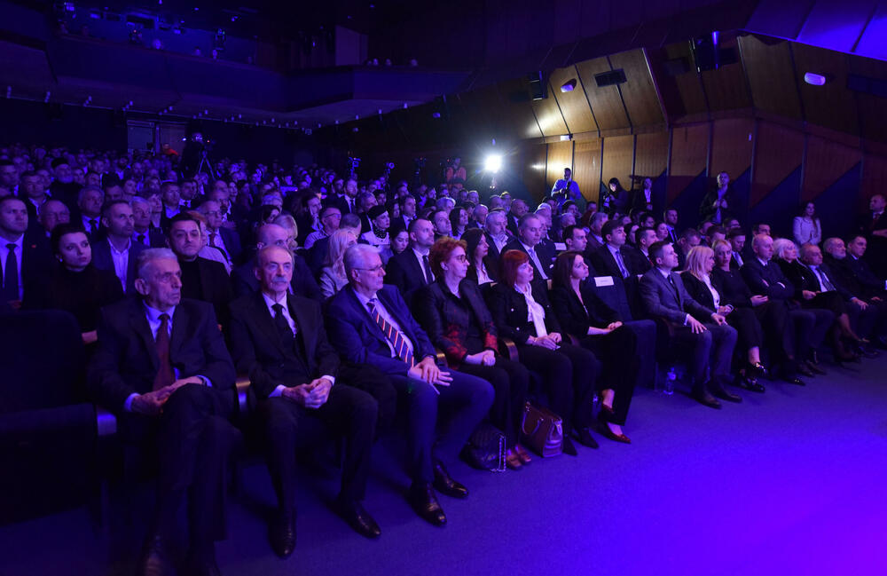 <p>"Svaki atak na njih je napad na nas same", kazao je gradonačelnik Podgorice</p>