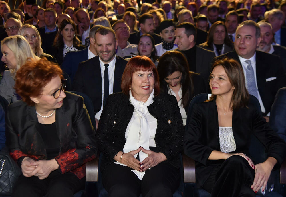 <p>"Svaki atak na njih je napad na nas same", kazao je gradonačelnik Podgorice</p>