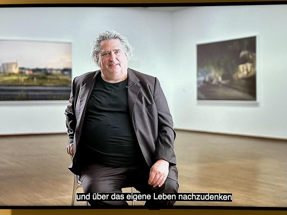 Gregori Krudson na ekranu u Umjetničkom muzeju u Bonu