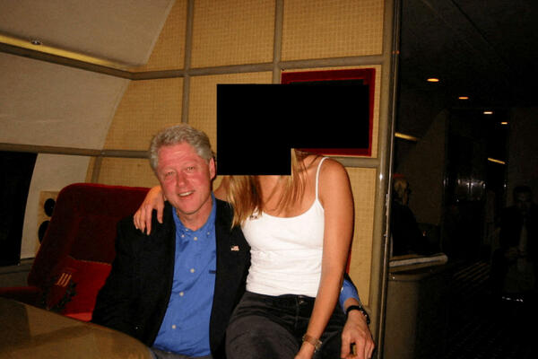 Objavljena dokumenta o istrazi o Epstinu: Na fotografijama Bil...