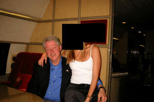 Objavljena dokumenta o istrazi o Epstinu: Na fotografijama Bil...