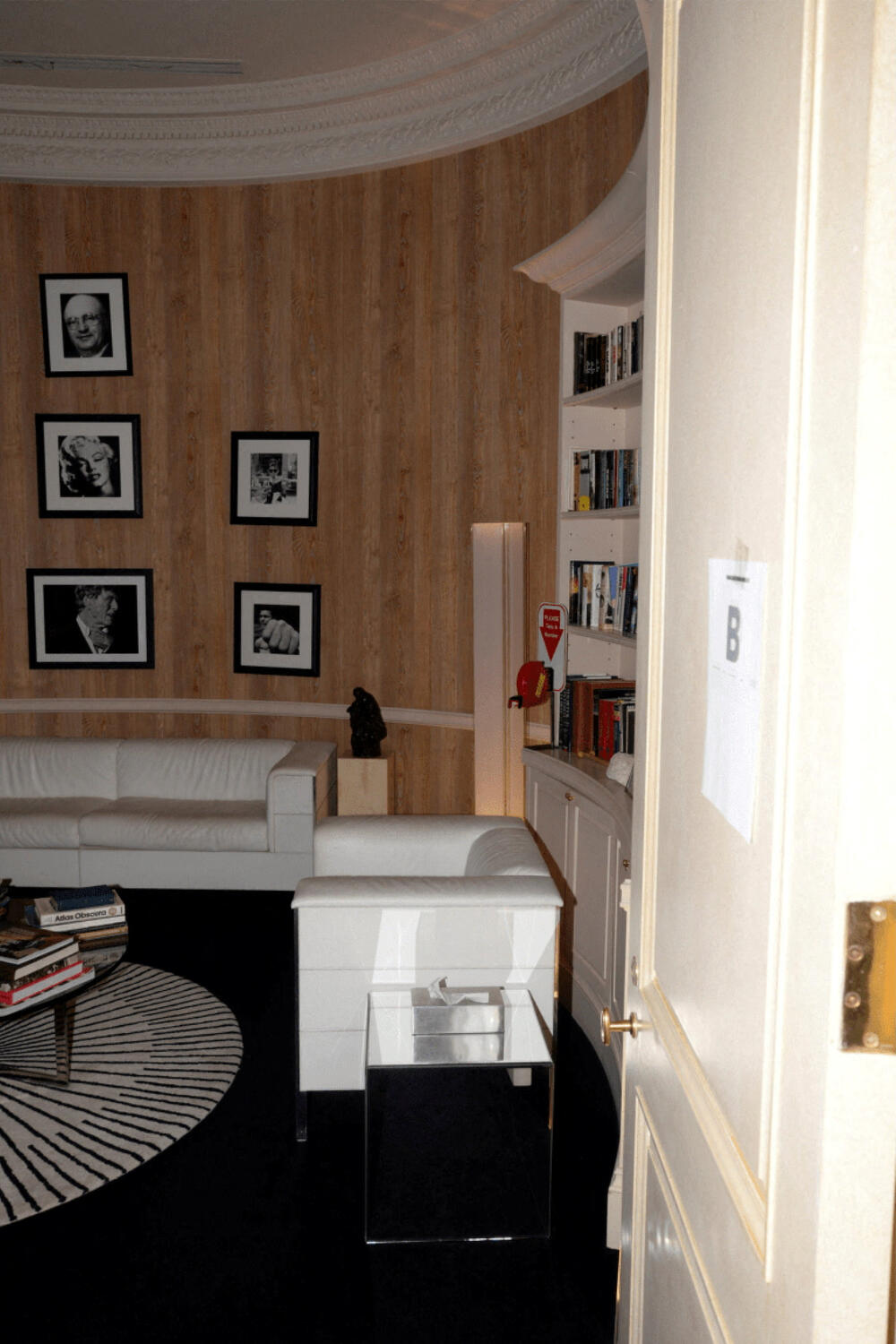 <p>U pismu Kongresu, zamjenik državnog tužioca Tod Blanš je naveo da su dokumenta, koja datiraju još iz 2006. godine &mdash; kada je Epstin bio predmet istrage zbog optužbi za dječju prostituciju &mdash; samo prvi set onoga što je planirano za objavljivanje</p>