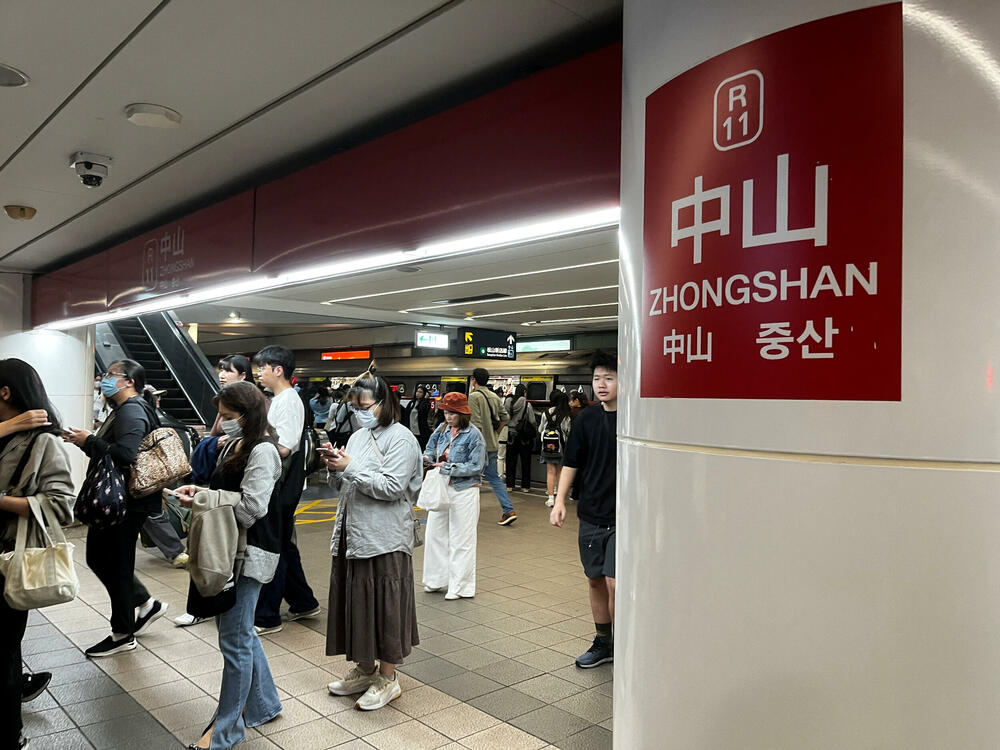 <p>U napadu je povrijeđeno 11 osoba, od kojih su dvije smještene na intenzivnu njegu, saopštilo je Ministarstvo zdravlja</p>