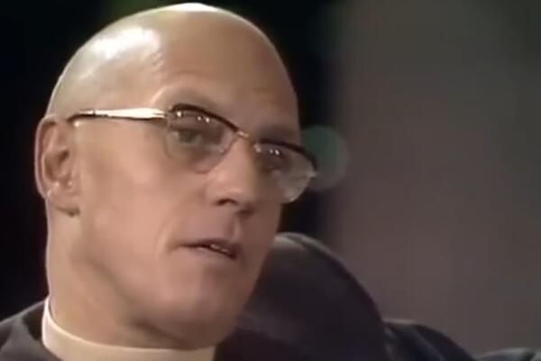 Čitanje Fukoa preko Bodrijara: Onaj koji uvijek dolazi izdaleka