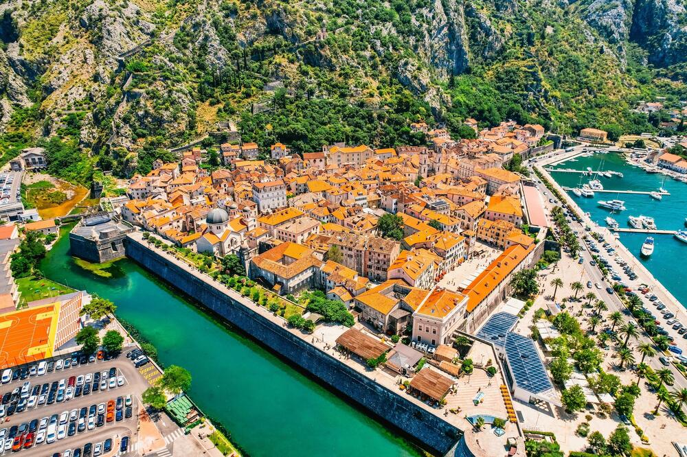 Godinu dana od izbora, novi saziv bira šefa parlamenta: Kotor, Foto: Shutterstock