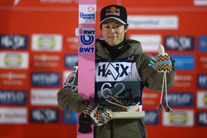 Kobajaši pobijedio u ski skokovima u Engelbergu i prekinuo niz od...