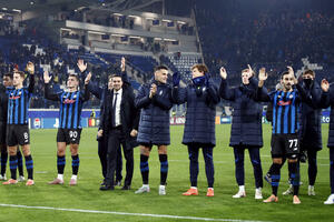 Atalanta od trećeg minuta imala igrača više, pa tek u nadoknadi...