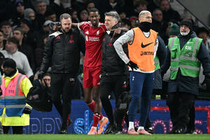 Isaku prijeti duža pauza, strahuje se od loma noge