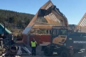 Na Žabljaku počelo rušenje nelegalnih objekata