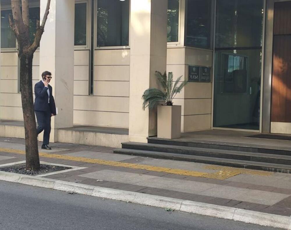 <p>"Izbor sudija Ustavnog suda jedna je od najvažnijih obaveza u sklopu utvrđene dinamike ispunjavanja obaveza na putu pristupanja Crne Gore Evropskoj uniji", navodi se u dopisu Kabineta predsjednika Vlade</p>