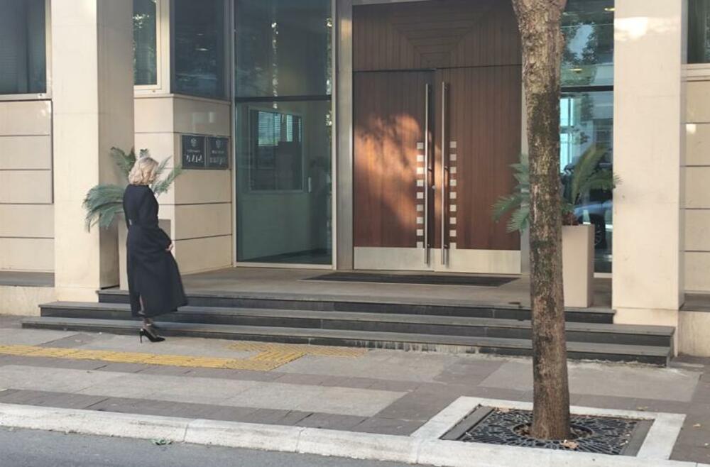 <p>"Izbor sudija Ustavnog suda jedna je od najvažnijih obaveza u sklopu utvrđene dinamike ispunjavanja obaveza na putu pristupanja Crne Gore Evropskoj uniji", navodi se u dopisu Kabineta predsjednika Vlade</p>