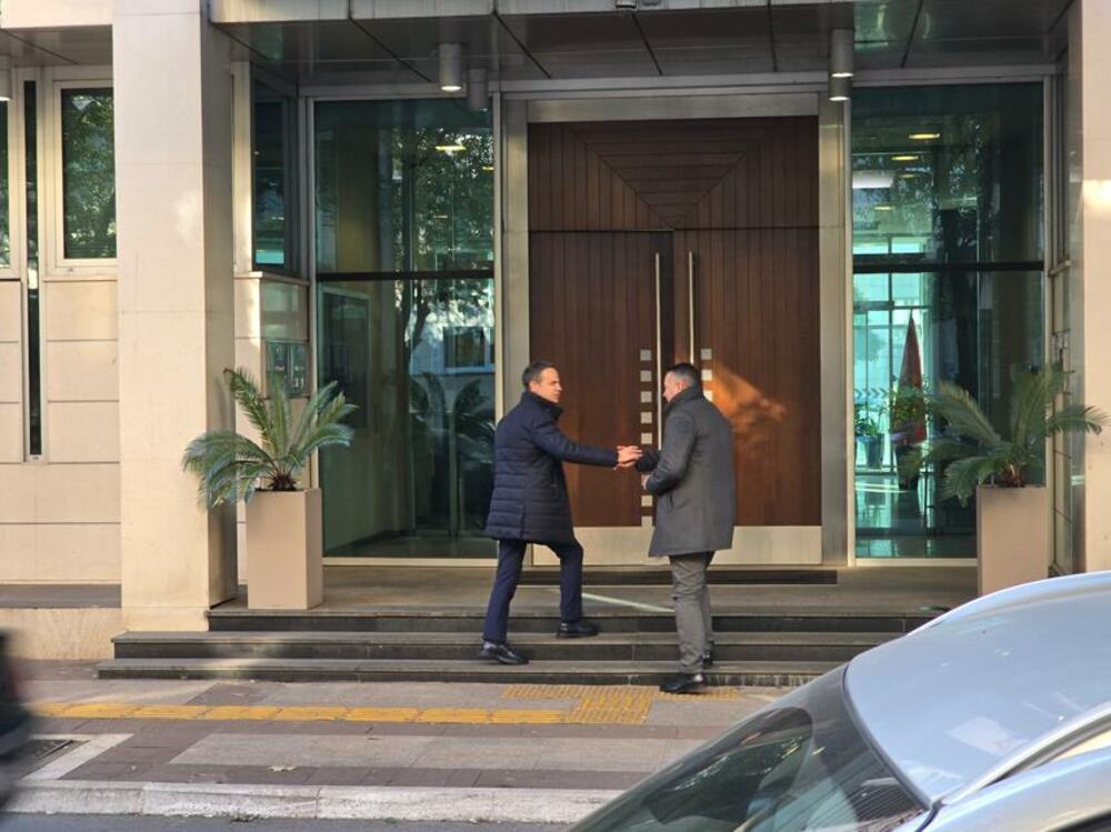 <p>"Izbor sudija Ustavnog suda jedna je od najvažnijih obaveza u sklopu utvrđene dinamike ispunjavanja obaveza na putu pristupanja Crne Gore Evropskoj uniji", navodi se u dopisu Kabineta predsjednika Vlade</p>