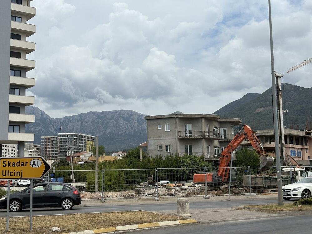 Za legalizaciju objekta ili dijela objekta u Baru predato 11.800 zahtjeva