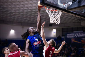 Budućnost u laganom ritmu riješila fenjeraša