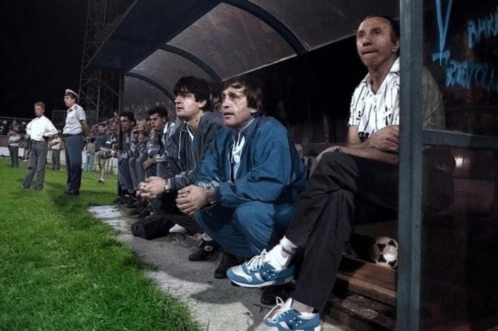 Đukanović u društvu Momčila Vujačića i trenera Milovana Đorića, dok je bio dio stručnog štaba Budućnosti, Foto: Instagram/Podgoričke legende