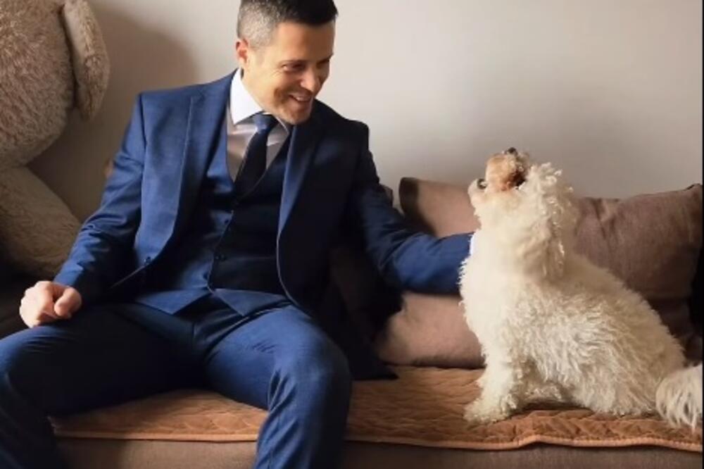 Mujović sa psom Medom, Foto: Printscreen