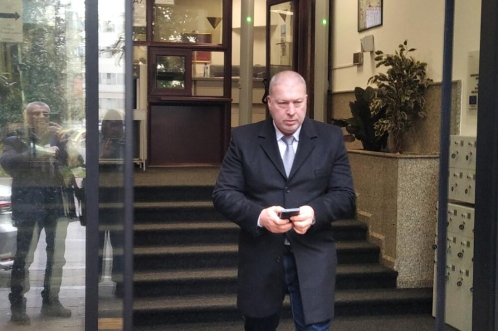 Bratislav Dikić danas ispred Apelacionog suda, Foto: Komnen Radević