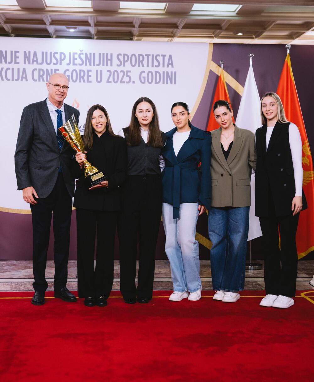 <p>Našoj tekvondistkinji Andrei Berišaj na svečanosti u Vili Gorica uručena nagrada Crnogorskog olimpijskog komiteta za najbolju sportistkinju godine</p>
