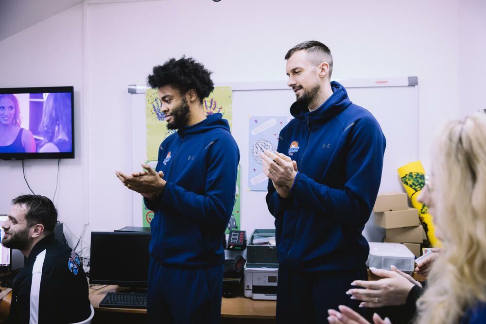 <p>Igrači KK Budućnost Voli i Mis Crne Gore posjetili centar za djecu i omladinu sa smetnjama i teškoćama u razvoju</p>