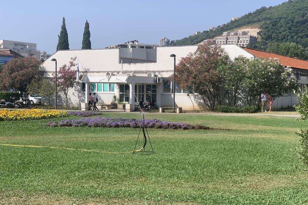 Zgrada budvanskog Vodovoda (Ilustracija), Foto: Vuk Lajović