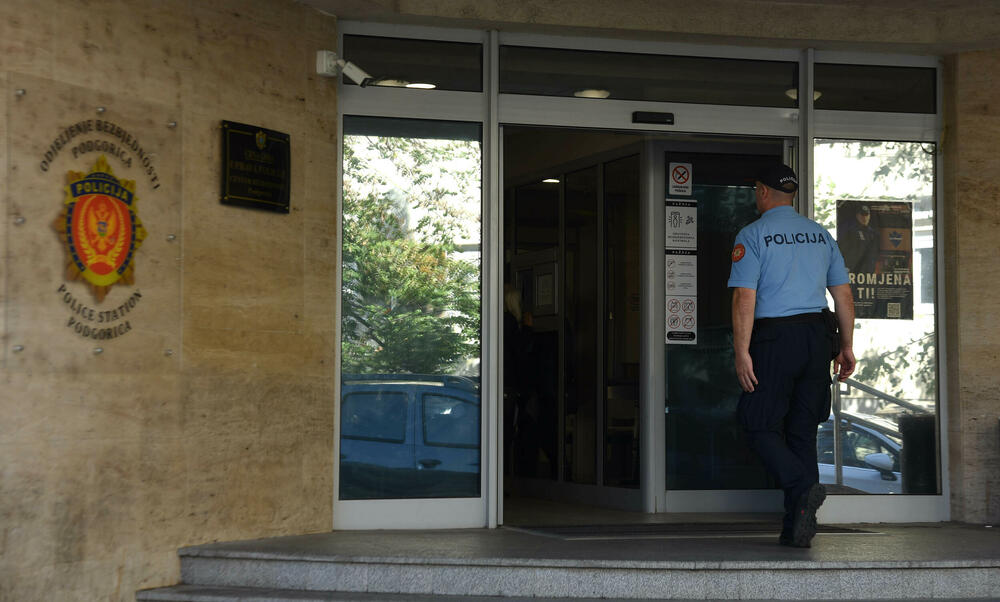 Krivične prijave protiv tri policijska službenika osumnjičenih za...