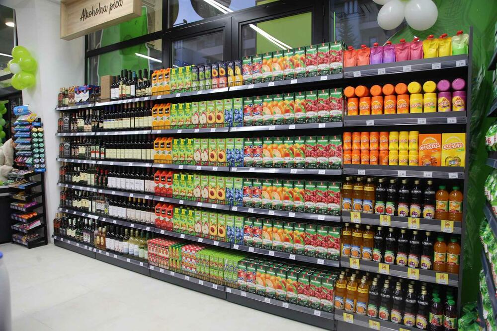 <p>Danas 25. decembra HDL otvara vrata jos jednog marketa u Podgorici na Bulevaru Svetog Petra Cetinjskog, odmah do restorana Maša. Kao i uvijek HDL je pripremio iznenađenja povodom otvaranja - na dan otvaranja svakog potrašača očekuje poklon kao znak pažnje i dobrodošlice.<br /> <br />  </p>