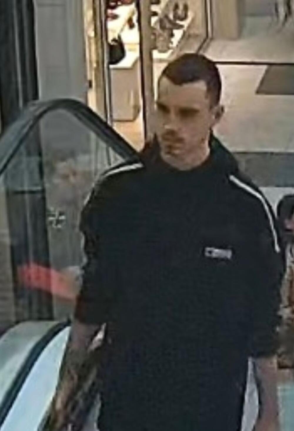 Policija traži pomoć građana: Objavljene fotografije osumnjičenog...