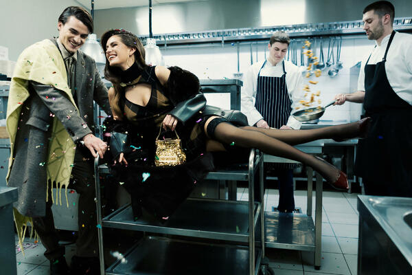 Praznični trenuci postaju još bolji uz Fashion Company popuste do...