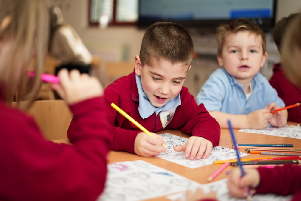 <p>Međunarodna obrazovna ustanova The British Academy, licencirana Cambridge škola i dio prestižne globalne obrazovne mreže koju čini više od 10.000 škola u preko 160 zemalja svijeta, uspješno je završila prvi trimestar svoje druge školske godine rada u Crnoj Gori.</p>