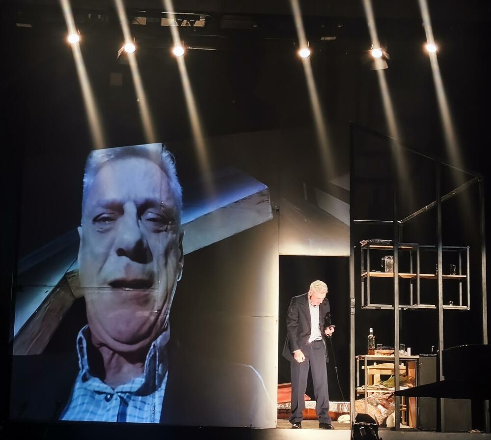 Iz predstave: Gajović