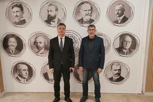 Vlada: Aleksić i Krcunović razgovarali o vraćanju srpskog jezika...