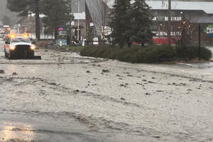 Tri osobe poginule u poplavama i klizištima u Kaliforniji