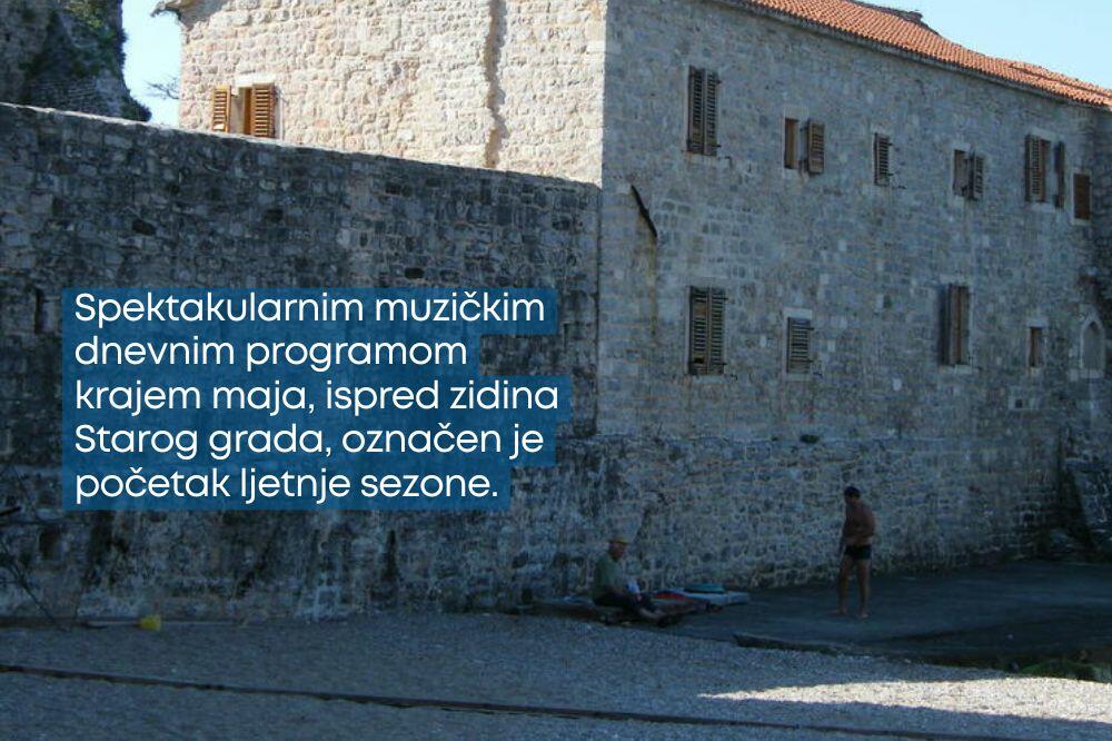 Spektakularnim muzičkim dnevnim programom krajem maja, ispred zidina Starog grada, označen je početak ljetnje sezone