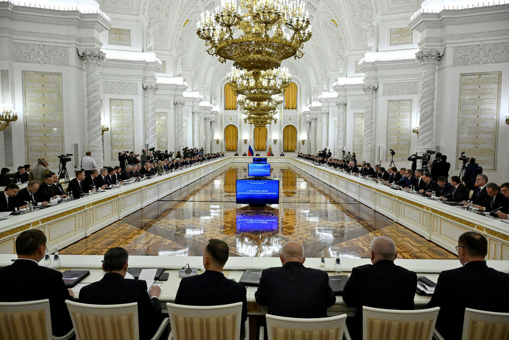 Rusija in ZDA nadaljevali pogovore o Ukrajini, Putin odprt za menjavo ozemelj z izjemo Donbasa