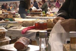 Novogodišnji sajam lokalnih proizvoda u Nikšiću okupio više od 200...