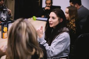 Zlo više ne liči na bajku