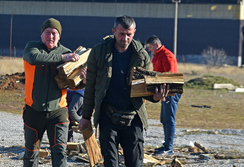 <p>Milan Ćetković apelovao na predsjednike države i Vlade, gradonačelnika Podgorice i Delegaciju EU da Botunjanima omoguće mirne praznike</p>