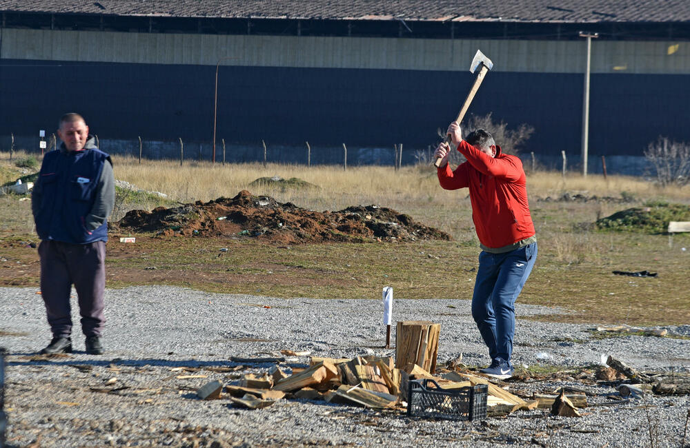 <p>Milan Ćetković apelovao na predsjednike države i Vlade, gradonačelnika Podgorice i Delegaciju EU da Botunjanima omoguće mirne praznike</p>