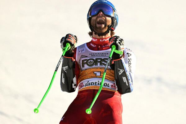 Šajb slavila u Zemeringu, Švarc pobjednik u Livinju