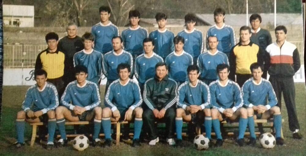Budućnost 1986/87: Gano Ćerić (trener), Miodrag Božović, Miodrag Martać, Goran Mišković, Branko Brnović, Zvezdan Pejović, Momčilo Vujačić (trener). srednji red: Božidar Vuksanović, Miodrag Radulović, Goran Stanisavljević, Miodrag Radulović, Željko Petrović, Slavko Vlahović, Saša Petrović, Mojaš Radonjić (trener). donji red: Dragoljub Brnović, Željko Janović, Dragan Vujović, Milan Živadinović (šef stručnog štaba), Darko Mugoša, Dejan Savićević, Miladin Pešterac.