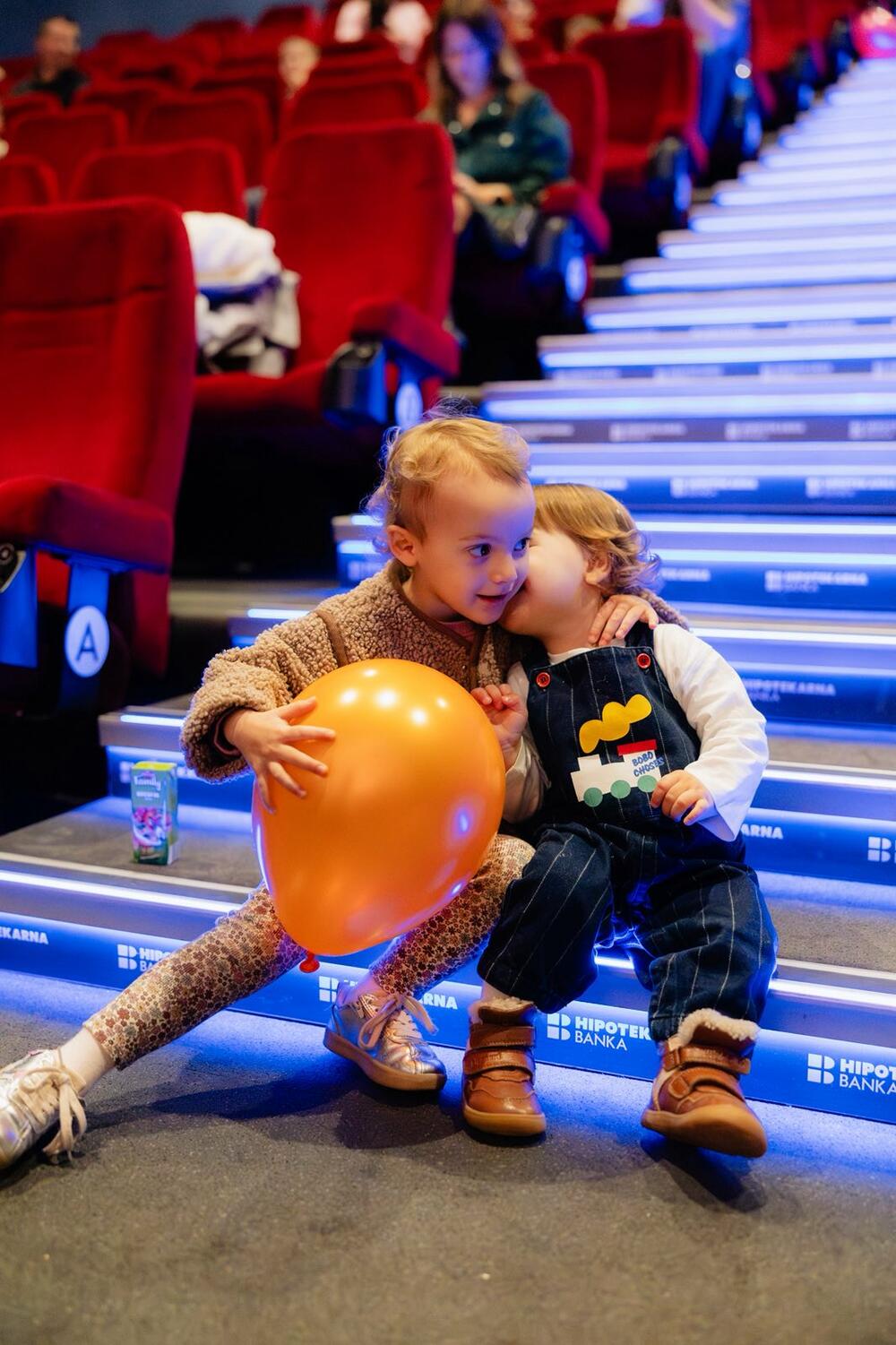 <p>Hipotekarna banka se pridružila inicijativi AikGroup i MK Group pod nazivom "Podrška porodici"</p>