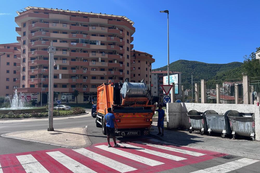Komunalci na zadatku, Foto: Vuk Lajović