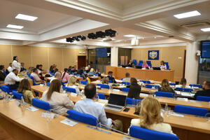 Ćute i "kunjaju" za 400 eura mjesečno