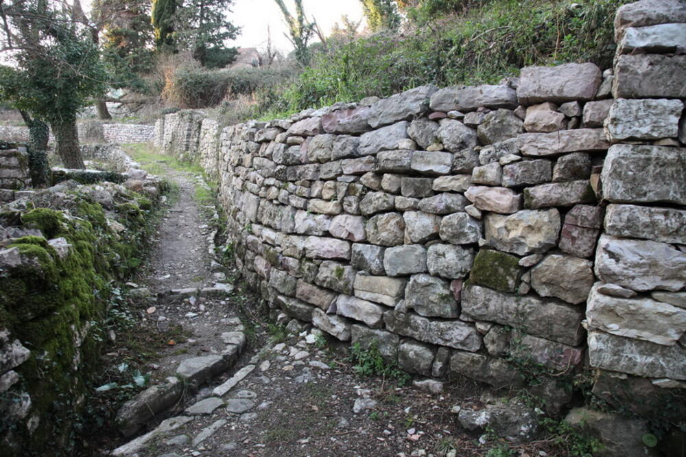 Suvozidne međe u Boki, Foto: Anton Marković
