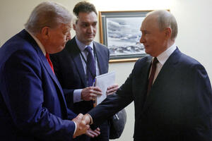 Tramp i Putin razgovarali telefonom o navodnom ukrajinskom napadu...