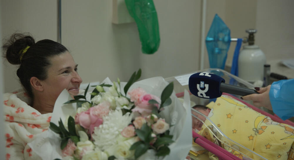 <p>"Rođenje djeteta je najljepši i najdragocjeniji trenutak u životu svake porodice. Za porodicu Globarević, Nova godina od sada nosi posebnu simboliku - simboliku novog početka, nade i vjere u budućnost, vrijednosti koje svi dijelimo i koje nas povezuju kao zajednicu", poručila je Borovinić Bojović</p>