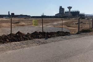 Policija i obezbjeđenje na mjestu na kojem je planirana izgradnja...