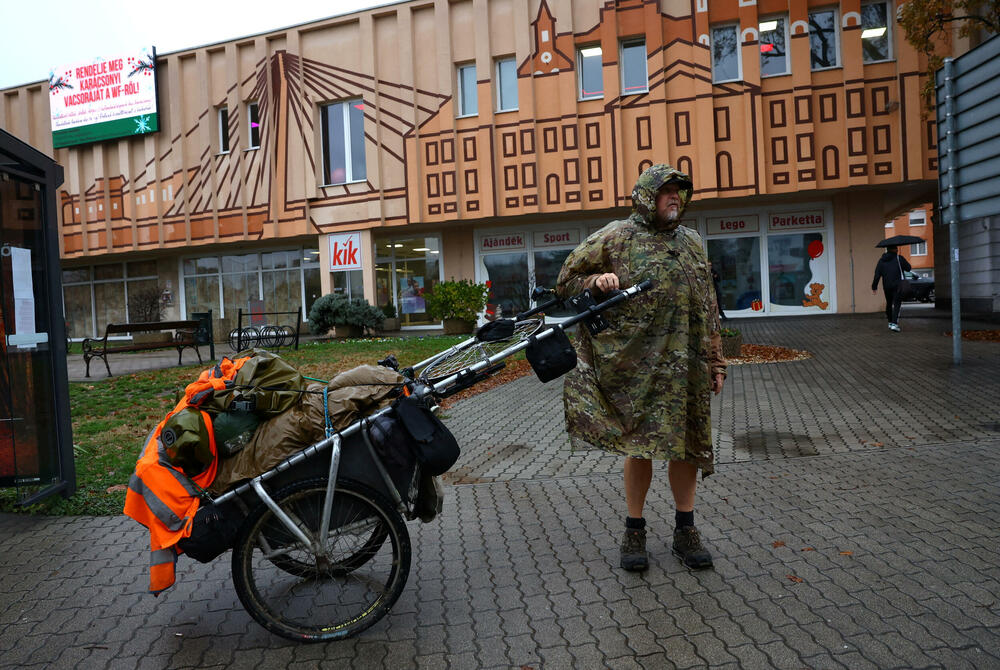 Bušbi je bio padobranac u britanskoj vojsci