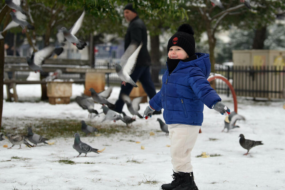 FOTO Snijeg u Podgorici kroz objektiv fotoreportera "Vijesti"