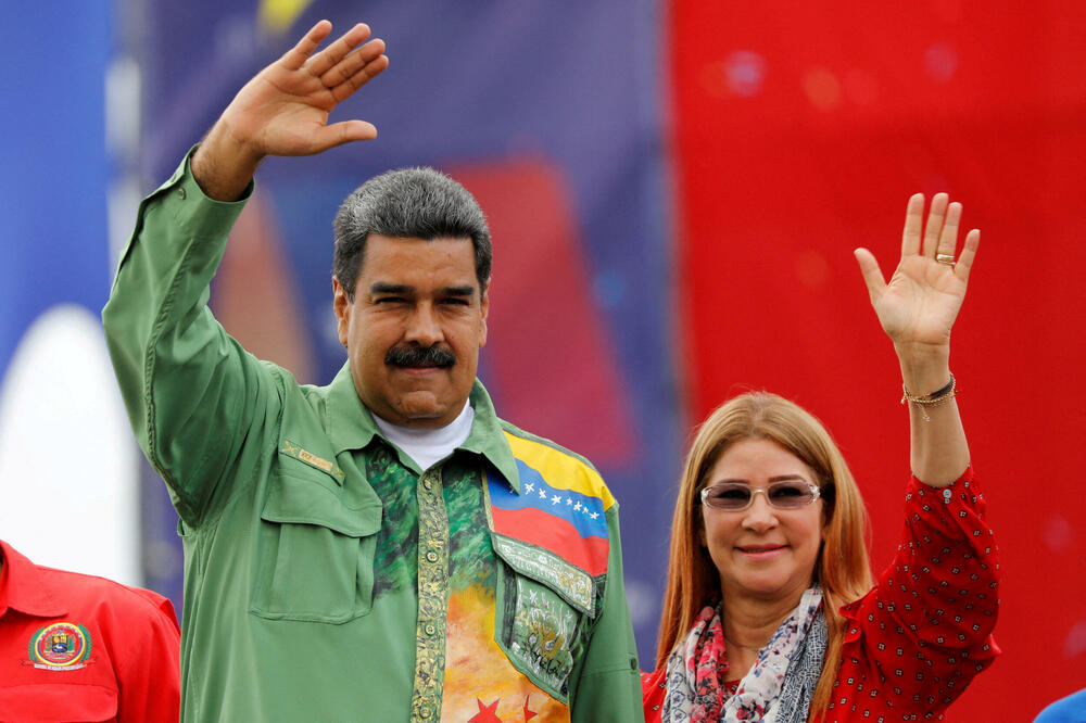 Maduro sa suprugom Silijom Flores, Foto: Reuters